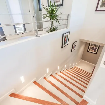 Βίλα Bianca 350m2, 5 Suites, Sea View Pool