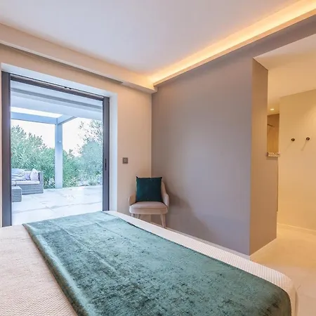 Bianca 350m2, 5 Suites, Sea View Pool Βίλα *