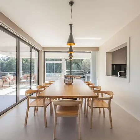 Βίλα Bianca 350m2, 5 Suites, Sea View Pool