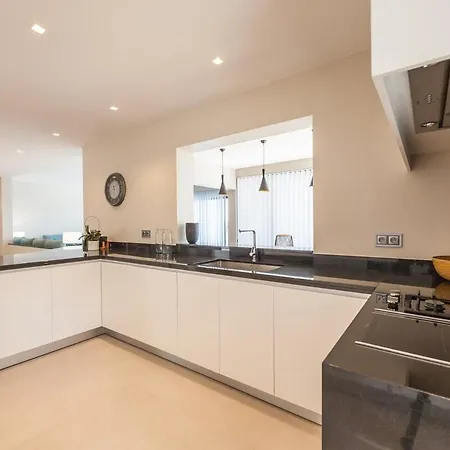 Βίλα Bianca 350m2, 5 Suites, Sea View Pool *
