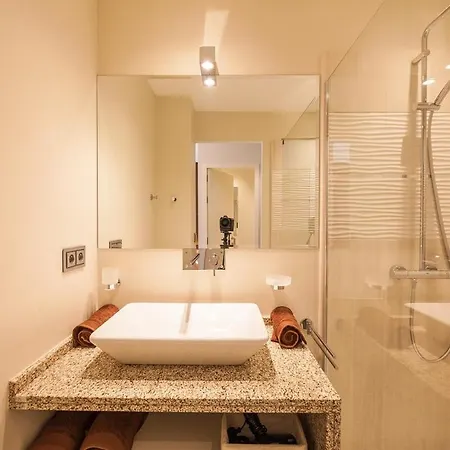 Βίλα Bianca 350m2, 5 Suites, Sea View Pool
