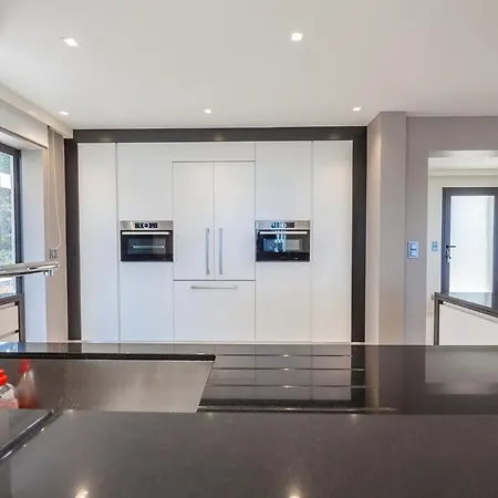 Bianca 350m2, 5 Suites, Sea View Pool Πόρτο Βέκιο