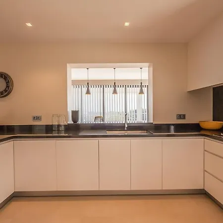 Bianca 350m2, 5 Suites, Sea View Pool * Πόρτο Βέκιο