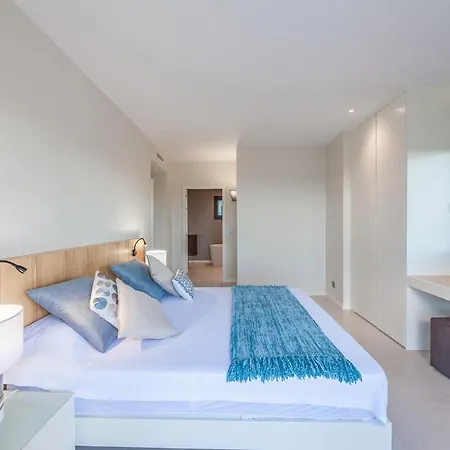 Βίλα Bianca 350m2, 5 Suites, Sea View Pool