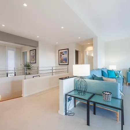 Βίλα Bianca 350m2, 5 Suites, Sea View Pool *