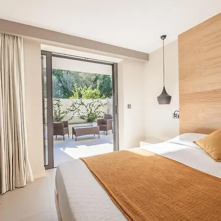 Βίλα Bianca 350m2, 5 Suites, Sea View Pool